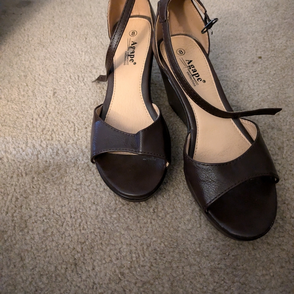Size 8 brown wedge sandal Agape